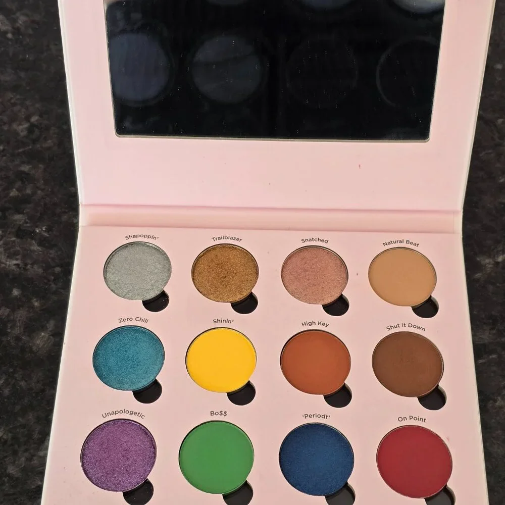 Huda Nude Light & Essence Ulta Girl United Eyeshadow Pallet (Bundle)
